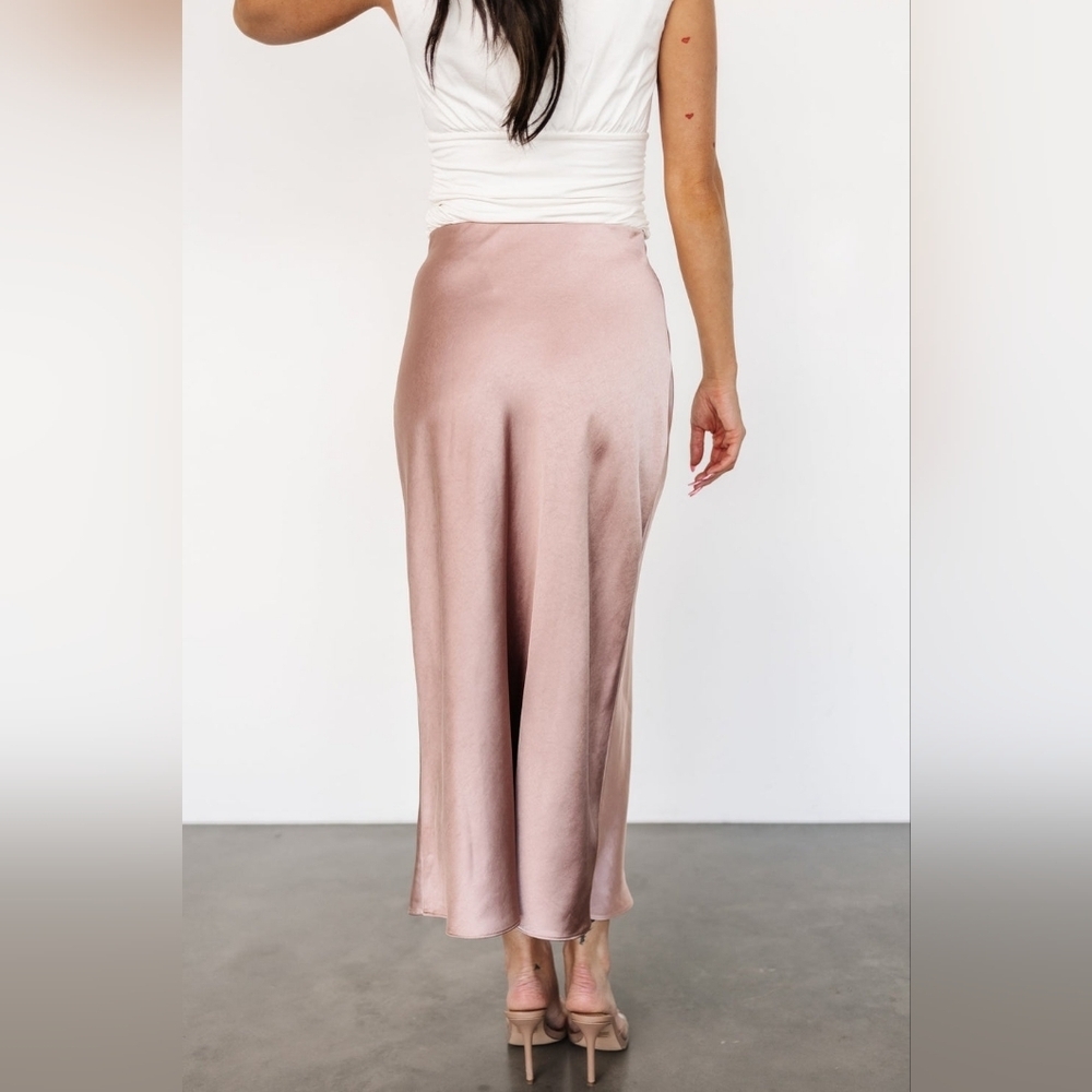 Baltic Born | NWOT Celeste Satin Midi Skirt In Blush Size XL - Picture 4 of 11